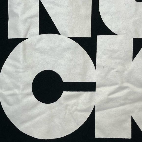 HBC Hudsons Bay Co CANUCK Team Canada Olympics Black White T-Shirt Large - Picture 3 of 5